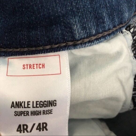 2/$30 Express Medium Wash Grommet Distressed High Rise Stretch Skinny Jeans - Picture 9 of 11